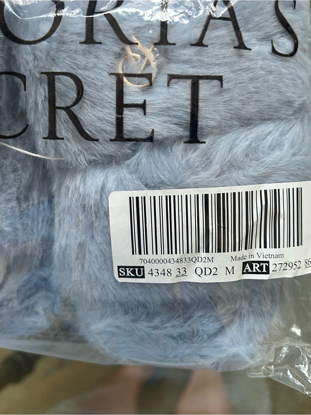 Victoria's Secret Light Blue Faux Fur Slippers NWT Sz M NWT - Picture 2 of 2
